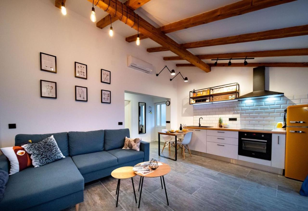 Novouredeni Apartman Marko Mundanije Buitenkant foto