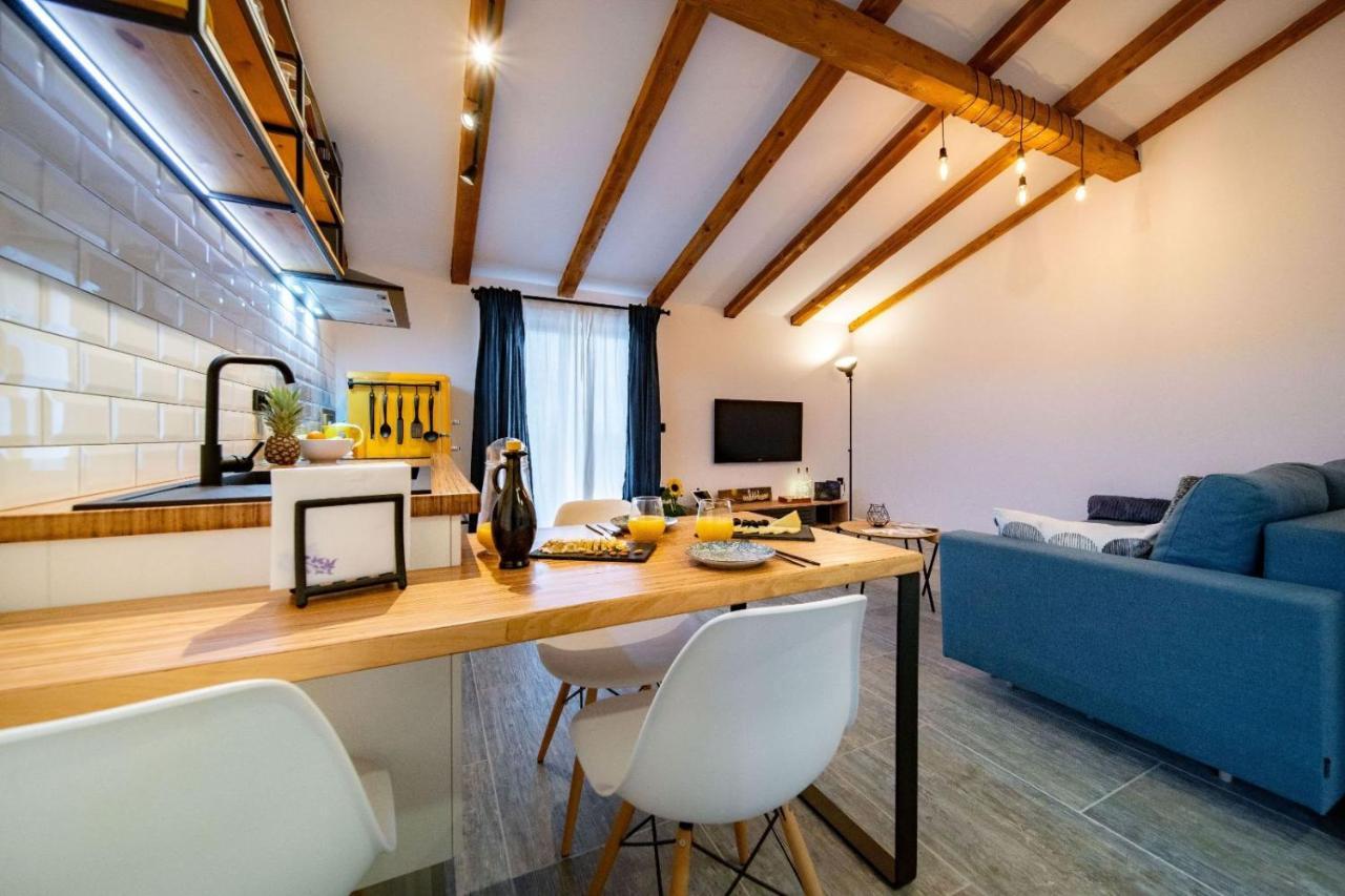 Novouredeni Apartman Marko Mundanije Buitenkant foto