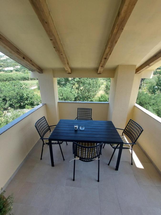 Novouredeni Apartman Marko Mundanije Buitenkant foto